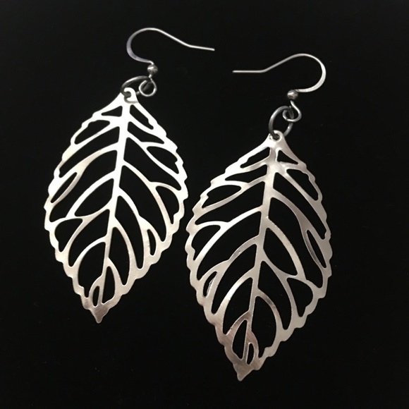 LEAF Earrings Silver Laser Cut Lightweight Silver Tone Drop - Picture 1 of 4